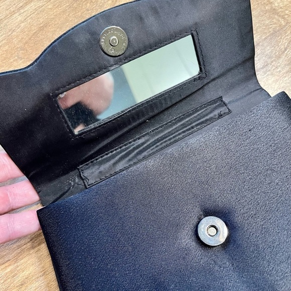 Small Satin Purse - Picture 5 of 7